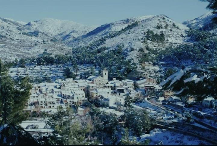 Alojamiento Rural El Metge Penàguila Kültér fotó